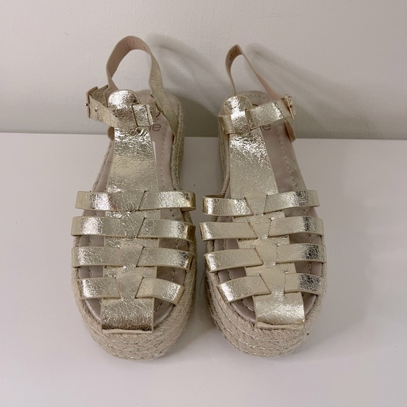 NEW! Kylie Crazy Shoes Gold Flat Platform Espadrilles Wedges. Size 41 / US 11. - Picture 2 of 8